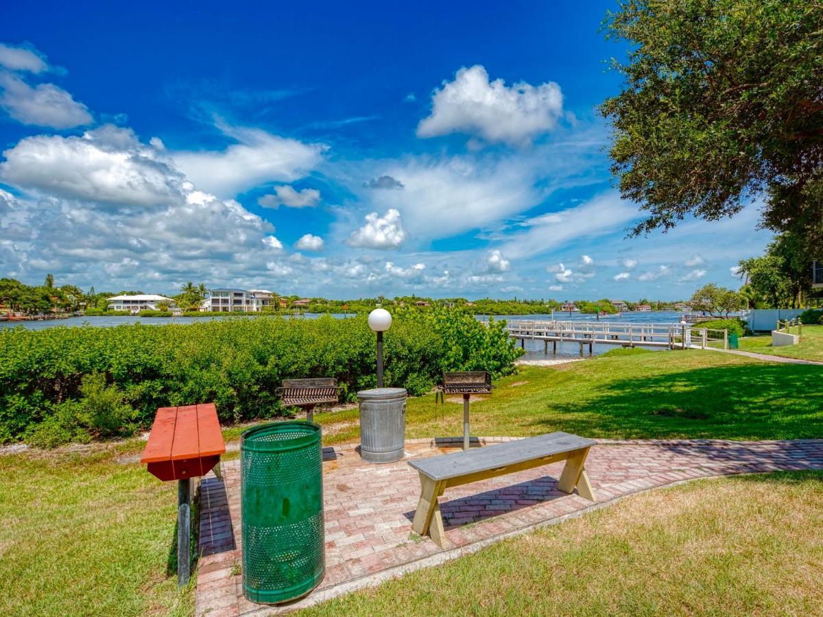Luxury Waterfront Views - Heated Pool - 1400Sf Duplex - Minutes To The Beach Сиеста-Ки Экстерьер фото